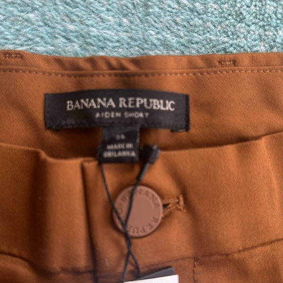 Banana Republic Aiden Short W 35 inL 9in. NWT - Picture 3 of 4